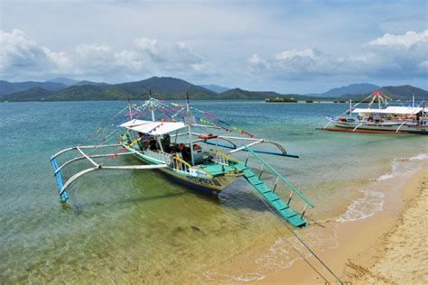 Island hopping tour in Honda Bay, Palawan - Philippines | Whisper Wanderlust