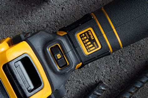 Szlifierka kątowa DeWALT DCG409VST1 Domitech pl