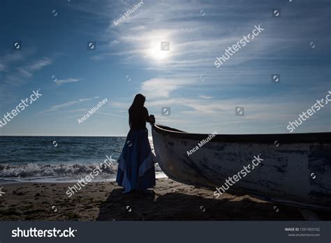 Woman Silhouette On Beach Stock Photo 1591903102 | Shutterstock