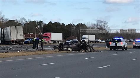 1 Dead In Crash On I 77 In Charlotte North Carolina