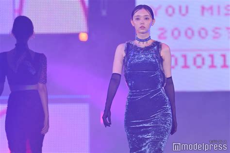 画像5100 江野沢愛美、結婚後初の公の場 ノースリーブドレスで背中大胆魅せ＜girlsaward 2023 S／s＞ モデルプレス