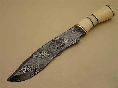 Damascus Bowie Knife Custom Handmade Damascus Steel Hunting Knife