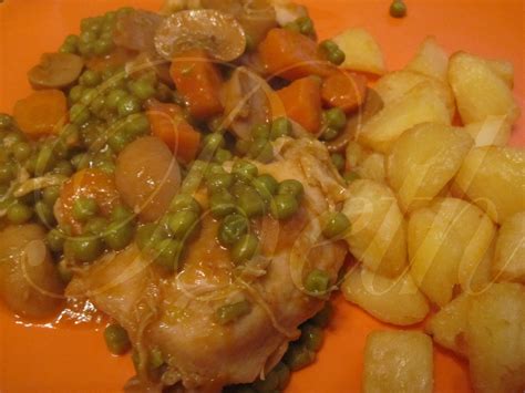 Frango Estufado Cenouras Ervilha E Cogumelos Poulet Etuv E