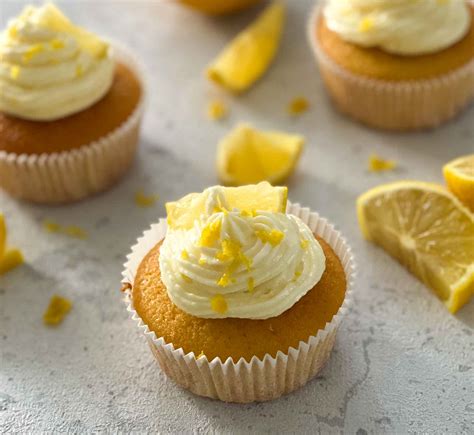 Saftige Zitronen Cupcakes Mit Frischk Se Frosting