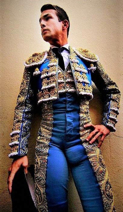 Pin On Matador Bullfighter Traje De Luces Torero