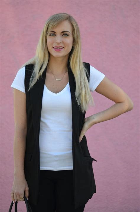 How To Wear A Sleeveless Blazer In Classic And Unusual Ways Your True Self Blog