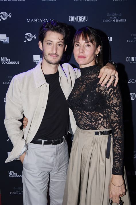 Photo Exclusif Pierre Niney Et Sa Femme Natasha Andrews After