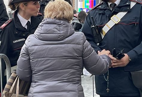 Da Napoli A Velletri Per Truffare Unanziana E Derubarla Di Denaro E