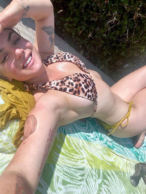 Jojo Levesque Sexy Bikini Fappenist