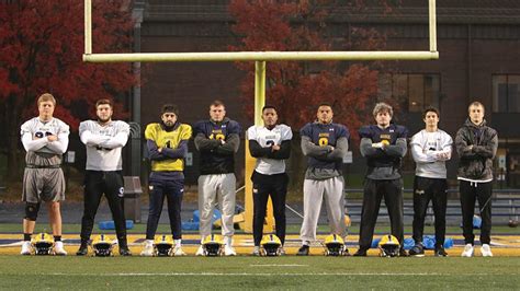 Football Vikings celebrate 8 wins plus bowl bid | Augustana College