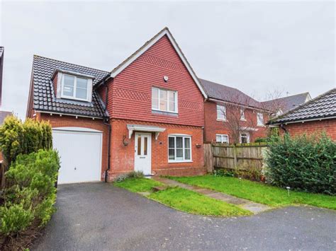 3 Bed Detached House For Sale In Bodiam Close Thrapston Kettering