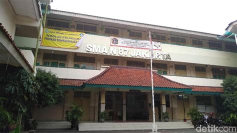 Sma 87 Siap Terima Kembali Guru Nelty Bila Dinyatakan Tak Bersalah