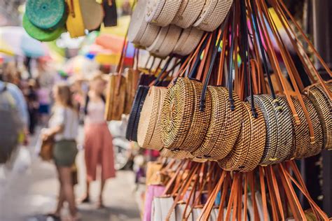 Pasar Seni Sukawati Surga Cenderamata Khas Bali