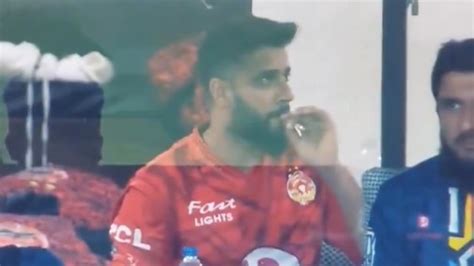 Viral Video Imad Wasim Caught Smoking In Dressing Room During Ms Vs Iu