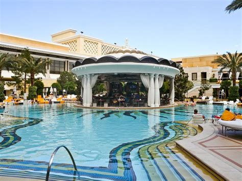 12 Amazing Pools Wynn Las Vegas Pool Wynn Las Vegas Hotel Pool