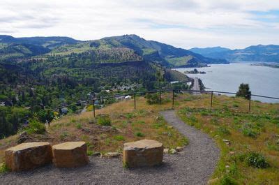 Mosier Viewpoint - Hiking in Portland, Oregon and Washington