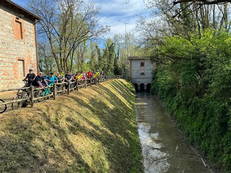 In Bici Alla Scoperta Della Gestione Dell Acqua Con Fiab E Consorzio Di