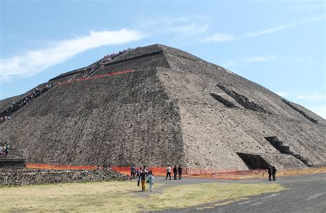 Teotihuacan: Massive Pyramids near Mexico City | Jonistravelling