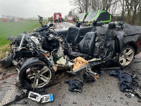 Zwei Tote Ein Schwerverletzter Bei Unfall In Waldeck Frankenberg