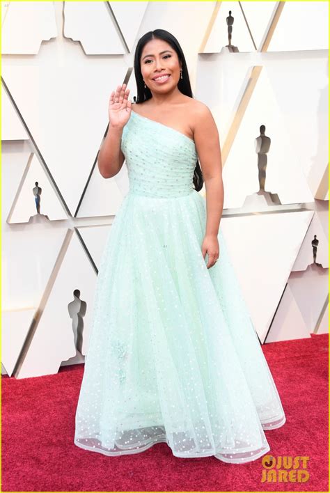 Roma S Yalitza Aparicio Marina De Tavira Stun At Oscars 2019 Photo