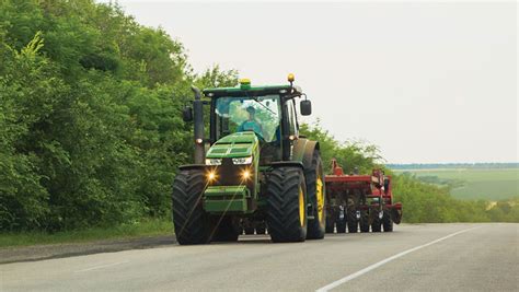 Registro para tratores e máquinas agrícolas passa a valer em outubro