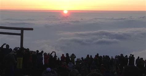 日本一の山のてっぺんでご来光 「富士山」 イザ！