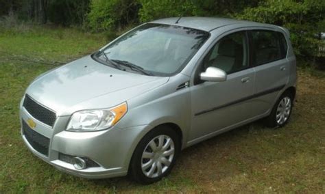 Purchase used 2010 Chevrolet Aveo 5 LT, hatchback, 35mpg, fuel ...