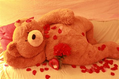 Big Hunka Love Bear Gets Seductive For Valentines Day Teddy Bear