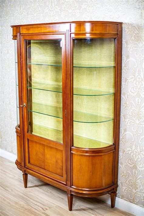 20th Century Illuminated Showcasecabinet At 1stdibs