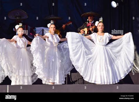 Venta Vestidos De Baile Folklorico Mexicano En Stock