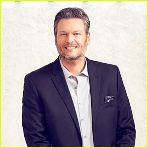 Heres Why Blake Shelton Was Chosen For Sexiest Man Alive Blake