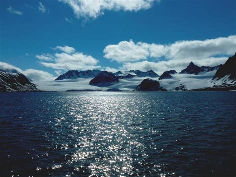 Expeditionskreuzfahrt Island Norwegen Ocean Albatros Berge Meer