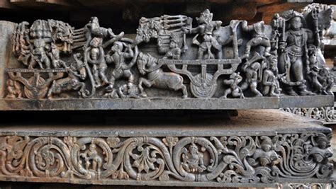 Let's holiday!: Lord Rama and Demon Ravana in battle - A frieze at Belur