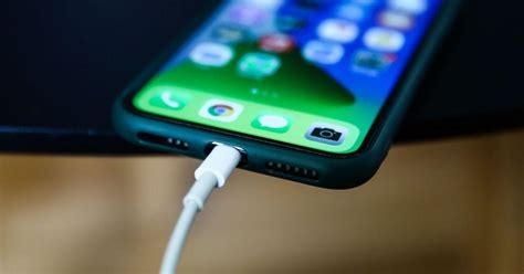 Esto pasa si conectas el iPhone a un cargador muy rápido