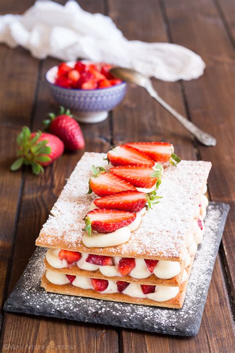 Millefoglie Ricotta E Fragole Dolce Di Pasta Sfoglia Con Crema Golosa