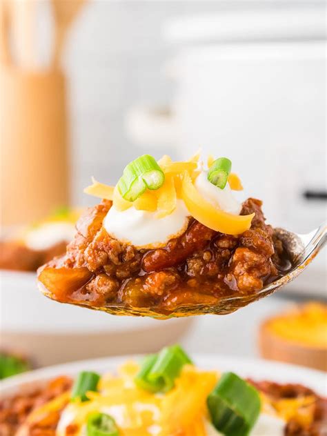 Easy Creamy Crockpot White Chicken Chili Recipe