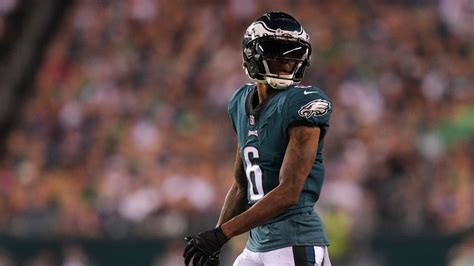 Eagles Give DeVonta Smith Respect In Hilarious Fashion Amid Big Game