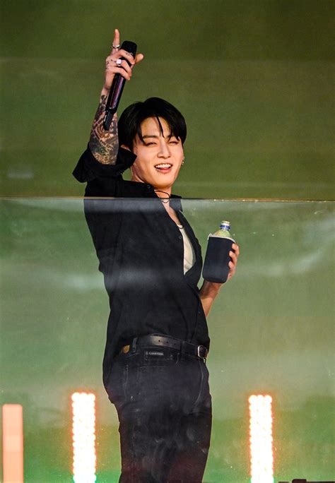Jung Kooks Concert In Times Square Photos From The Surprise Show
