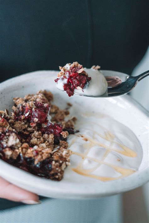 Ontbijt Crumble Met Rood Fruit Recepten Waffles Cereal Breakfast