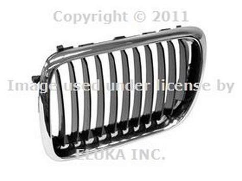 Sell VINTAGE 1950s PONTIAC LEFT SIDE N O S CHROME GRILL BAR In