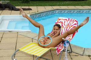 Silvie Delux Nude Hitchhiking And Gaping XXX Dessert