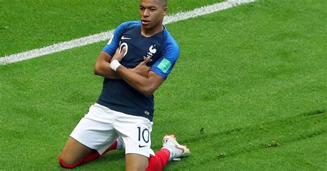 Prodígio francês Mbappé segue firme ascensão e recebe elogios