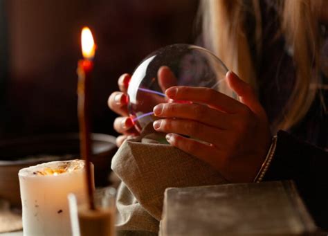 The 10 Most Famous Psychic Mediums Of All Time In 2023