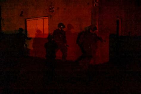 Dvids Images 2nd Battalion 1st Marines Conduct Raid Leaders Course Night Raid Image 1 Of 4