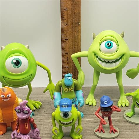 Monsters Inc Toys Lot Of 8 Various Brands And Characters 2 5 สำนักงานสิทธิประโยชน์