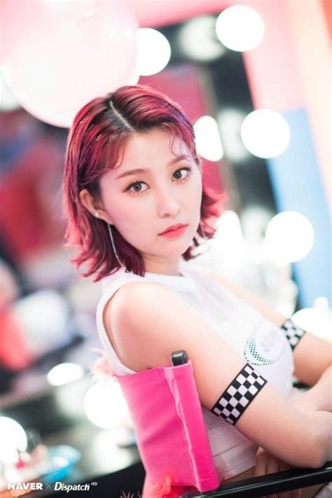 Momoland Hyebin Naver X Dispatch I M So Hot Koreaans