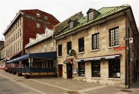 Vieux Montr Al Mai Coin Nord Est De Rue Saint Paul Et Place