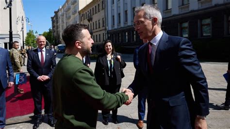 Nato Genel Sekreteri Stoltenberg Kievde