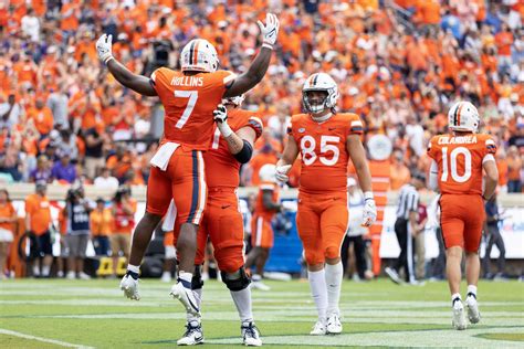 The Ups Downs And In Between From Virginia Footballs Loss To Jmu Streaking The Lawn