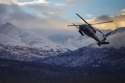 Alaska Air National Guard members rescue snowmobiler > National Guard ...